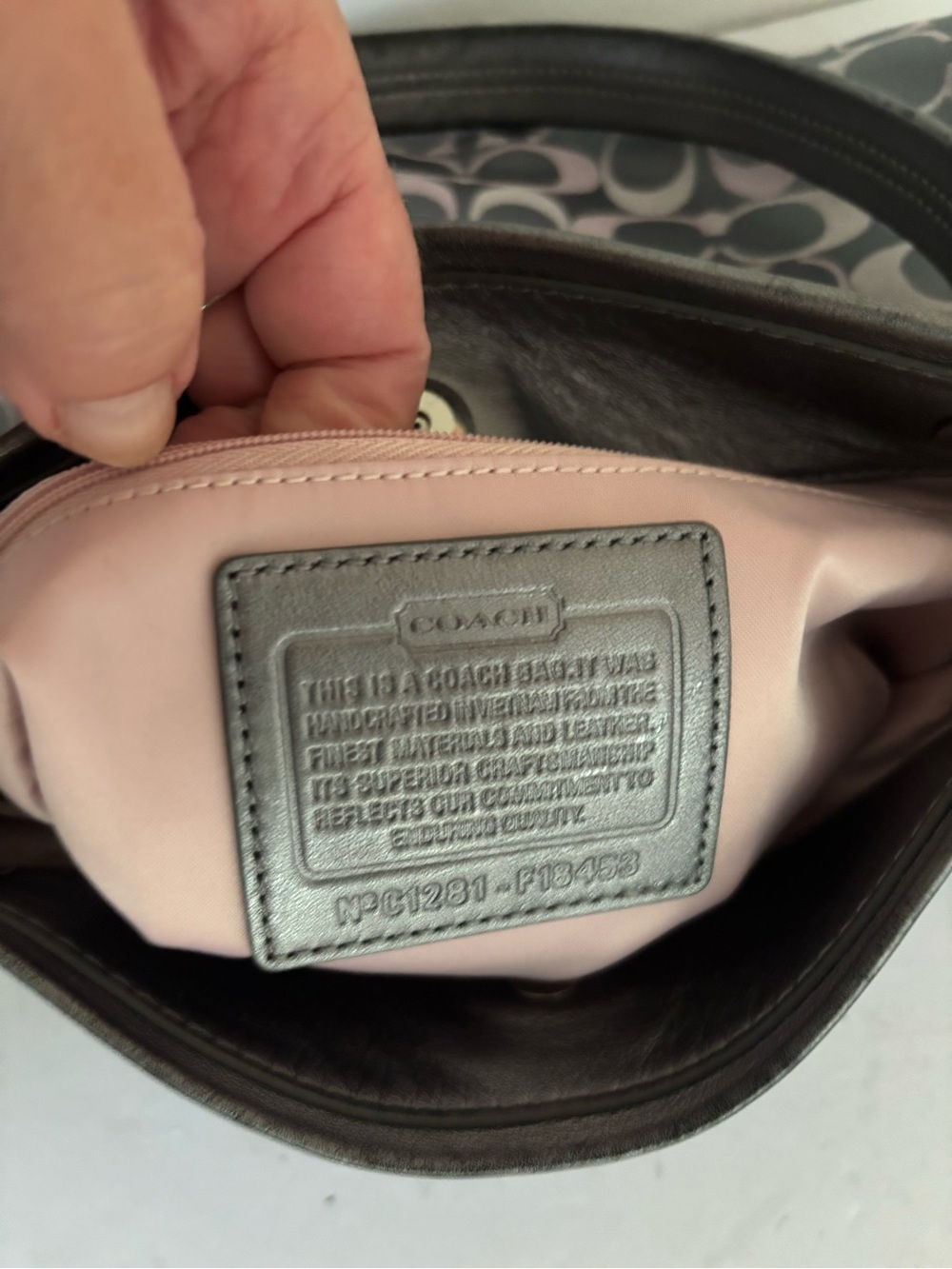 Like new Coach Ashley crossbody bag - Picture 11 of 12